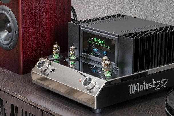 McIntosh MA252 tube amplifier with glowing vacuum tubes
